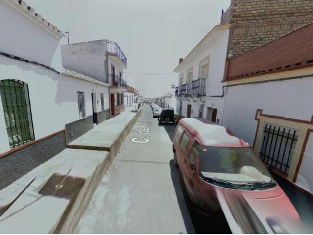 Se vende piso OKUPA en Aznalcóllar Sevilla
