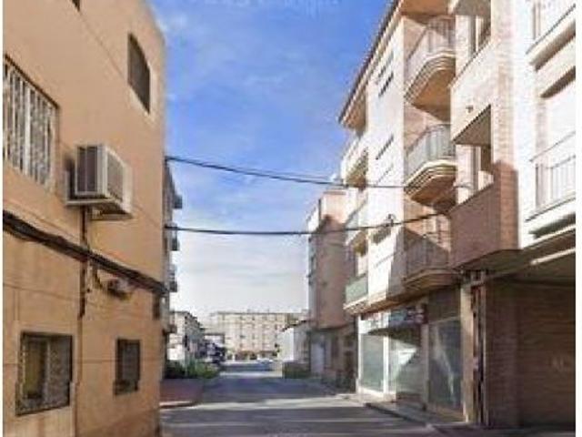 SE VENDE piso OKUPA en C CALLE Niño Gloria, Edificio Huerto