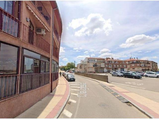 SE VENDE piso OKUPA en C CALLE SANTA ANA 2 D BJO de Vil