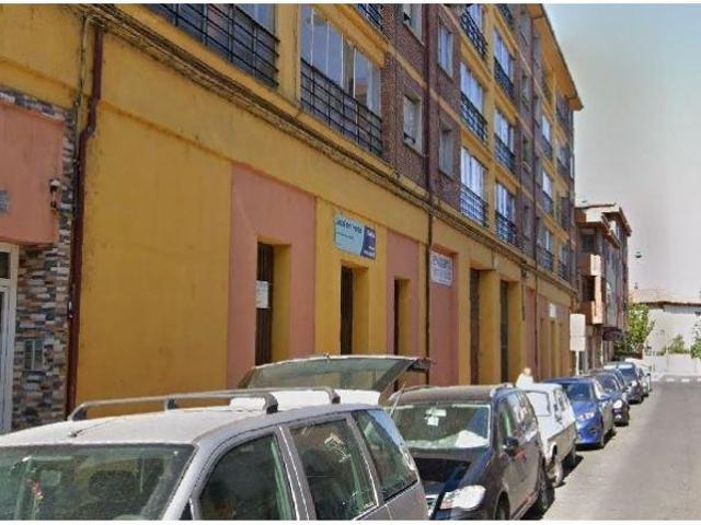 SE VENDE piso OKUPA en C CAÑADA PEREZ GALDOS 33 de León