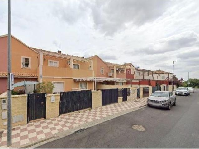 SE VENDE piso OKUPA en C AVENIDA ALBUR 17 de Alcalá del R?