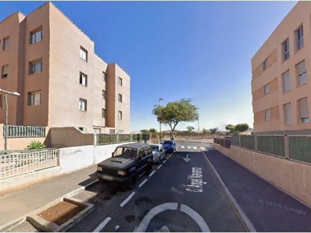 SE VENDE piso OKUPA en C Poeta Angel Navarro 2 de Granadilla