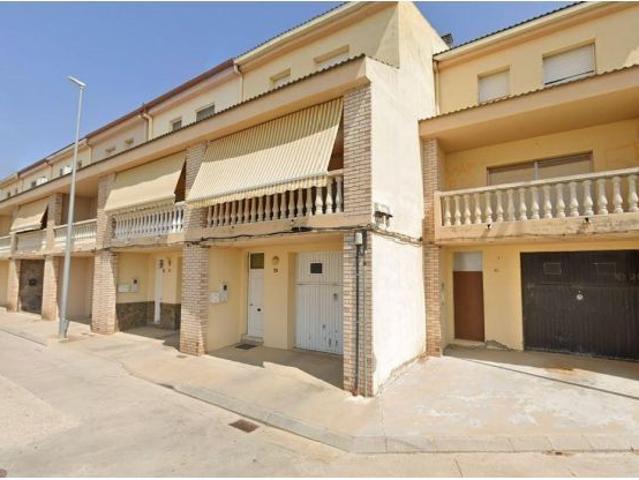 Se vende Piso OKUPA en Calle Camino Carmen Vallverd 11 / Calle Reina Sofía 37 de Linyola Lleida