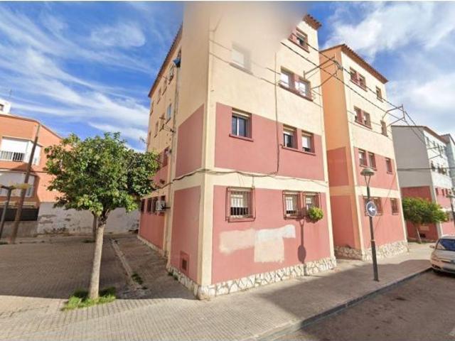 Se vende piso OKUPA en Calle Tortosa 25 de Torrefort Tarragona