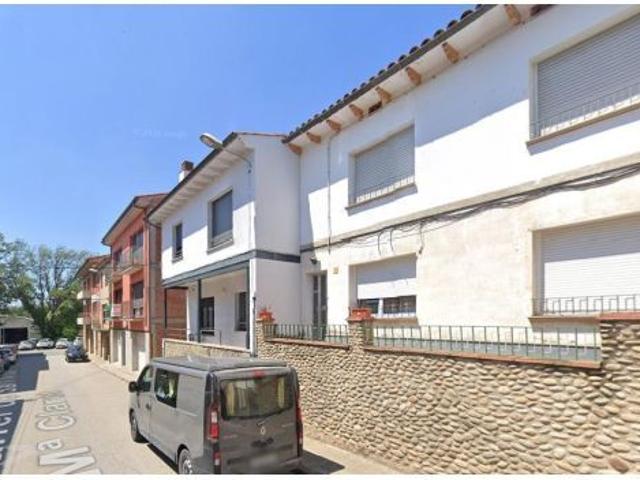 Se vende piso OKUPA en Roda de Ter Barcelona
