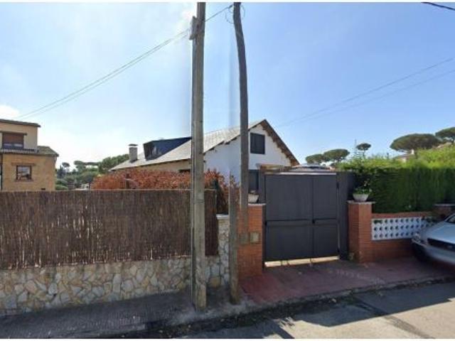 Se vende piso OKUPA en Sant Pere de Vilamajor Barcelona
