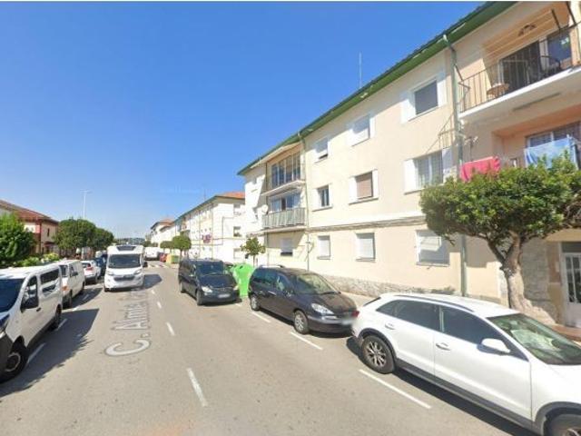Se vende piso OKUPA en Santoña Cantabria