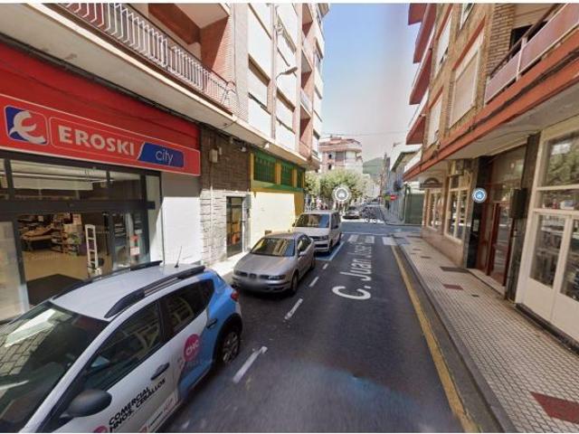 Se vende piso OKUPA en Santoña Cantabria
