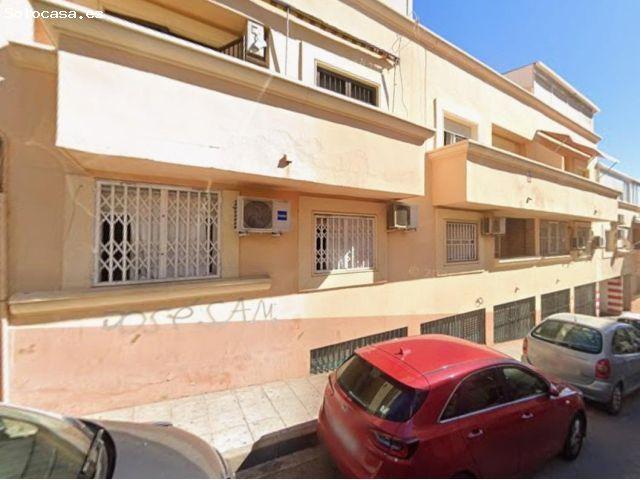 Se vende piso OKUPADO en Calle Cara 2 de Almería, Almería