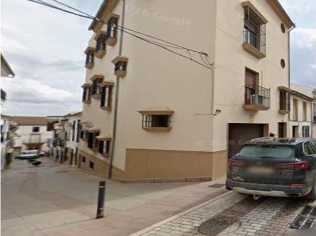Se vende piso OKUPADO en Calle Enmedio 18 de Alameda, Málaga