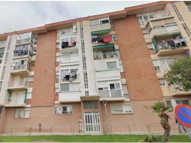 Se vende piso OKUPADO en Calle Nou DAbril 26 de Montornès del Vallès Barcelona