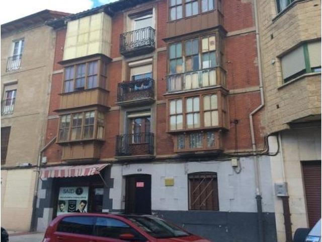Se vende Piso OKUPADO en Calle Santa Lucia 40 Miranda de Ebro, Burgos