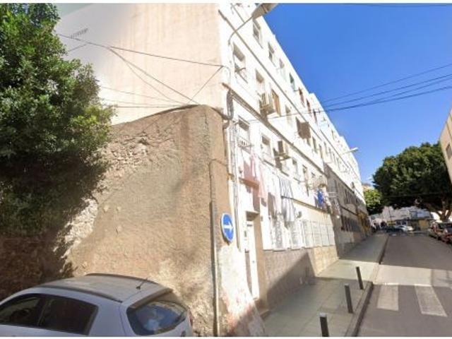 Se vende Piso OKUPADO en CL TRAIÑA 10 Almería, Almería