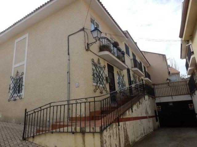 Se vende Piso OKUPADO en Fuente Alta 8 Villalbilla, Madrid