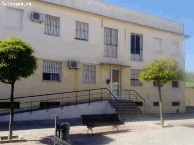 SE VENDE PISO OKUPADO en Plaza Santa Gema Nº 4 Marchena Sevilla