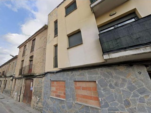 Se vende piso OKUPADO en Roda de Ter Barcelona