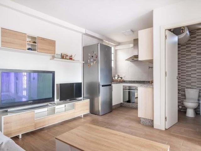 SE VENDE PISO ALQUILADO 55 M2 2 HABITACIONES, UN BAÑO CON TERRAZA REFORMADO