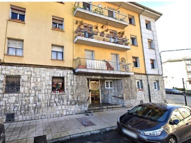 Se vende piso alquilado en Oviedo