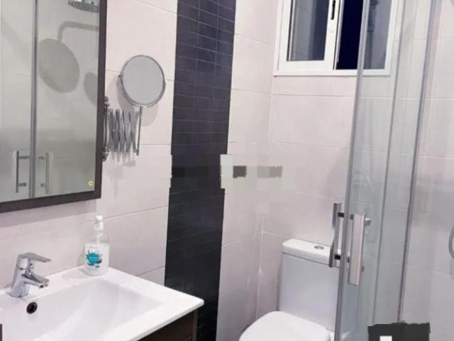 SE VENDE PISO CERCA DEL CENTRO COMERCIAL
