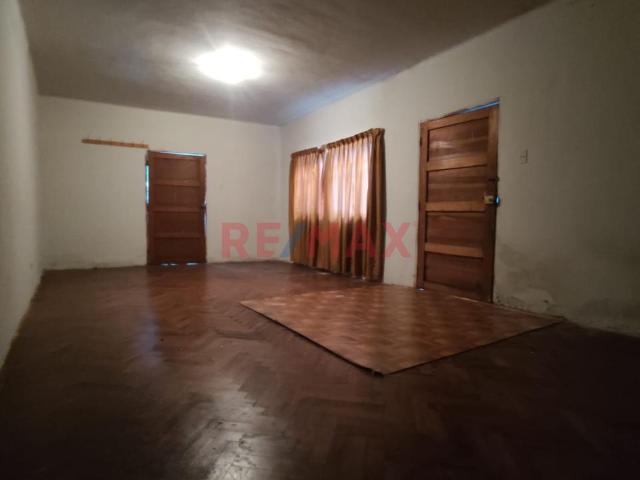 Se Vende Piso Completo Con Locales Comerciales