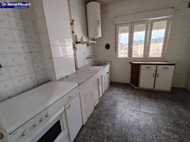 SE VENDE PISO CON ASCENSOR EN PONFERRADA