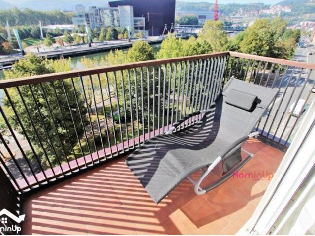 Se Vende piso de 3 Dormitorios exterior para entrar a vivir con parcela de garaje en Deusto