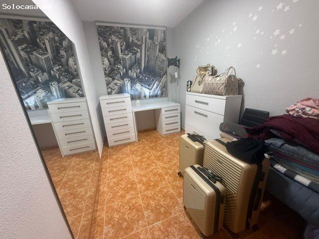 Se vende piso de 3 dormitorios y 2 baños en Villa Inés, con plaza de garaje en residencial con pisci