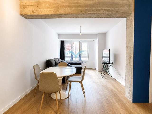 SE VENDE PISO de 3 Dormitorios y 2 baños, en el Centro de MUXÍA