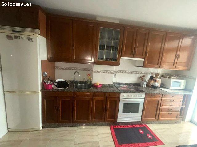 SE VENDE PISO DE 3 HABITACIONES EN POBRA DO CARAMIÑAL