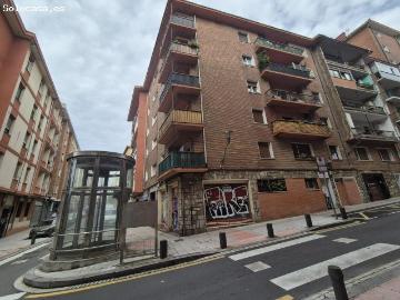 Se vende piso exterior en Uribarri, junto al metro y a pocos minutos del centro de Bilbao