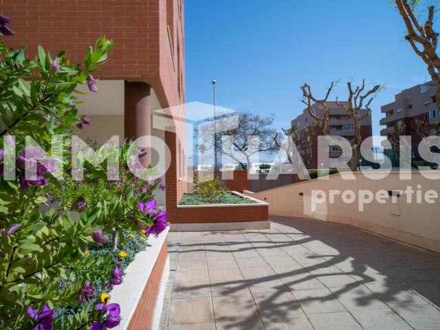 SE VENDE PISO EN ALMERIA CALLE MARIA PINEDA