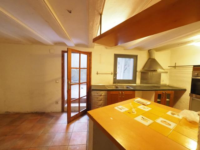 SE VENDE PISO EN BARCELONA, ZONA EL RAVAL