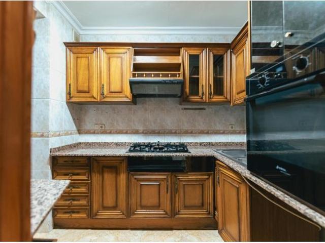 SE VENDE PISO EN BAZA