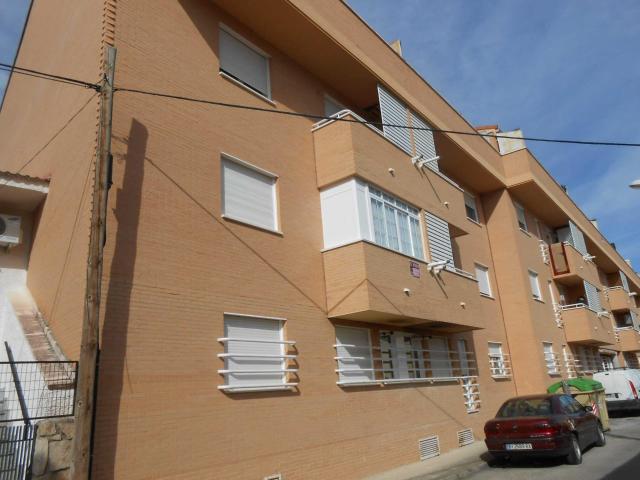 Se vende piso en Camarena. Sin posesión, no visitable