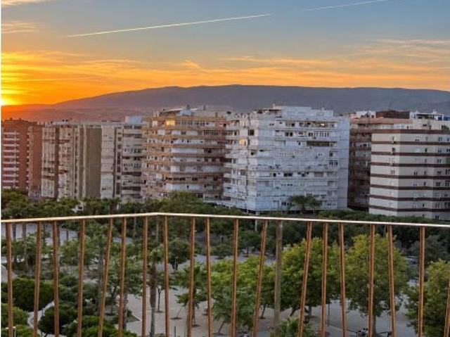 Se vende piso en edificio Suncret