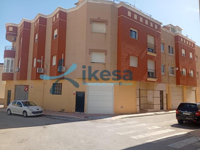Se vende Piso en la localidad de Adra