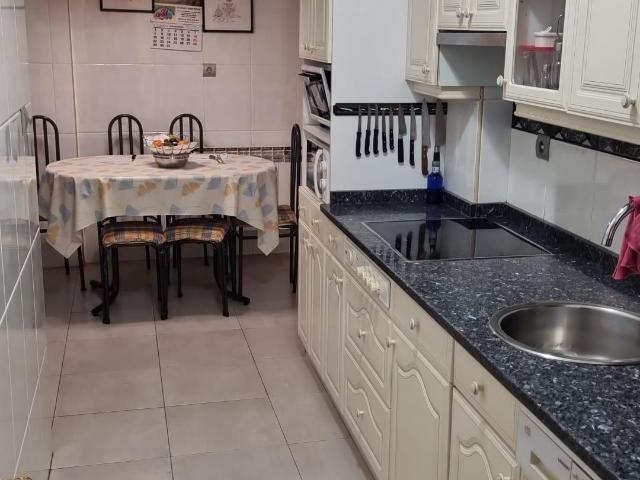 SE VENDE PISO EN LAKUA ARRIAGA