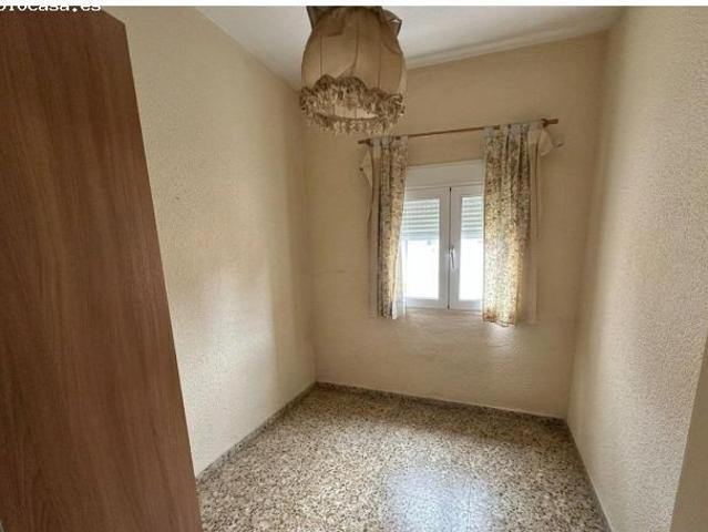 Se vende piso en Paseo Alfonso XIII junto a la universidad con 3 dormitorios y 1 baño