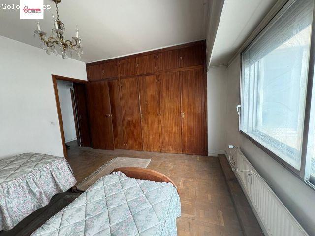Se vende piso en Reyes Católicos con garaje