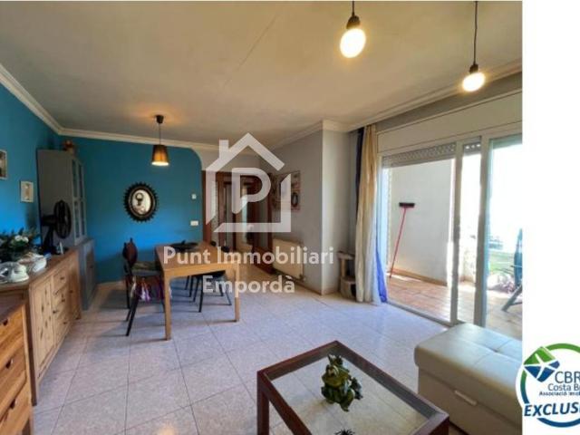 Se vende piso en una de las mejores zonas de Cendrassos de Figueres con vista al parque