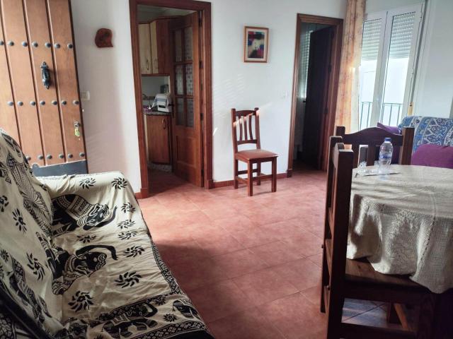 SE VENDE PISO EN ZAHARA DE LA SIERRA