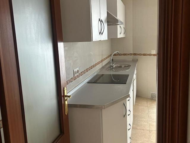 SE VENDE PISO EN ZONA DEL PORTICHUELO