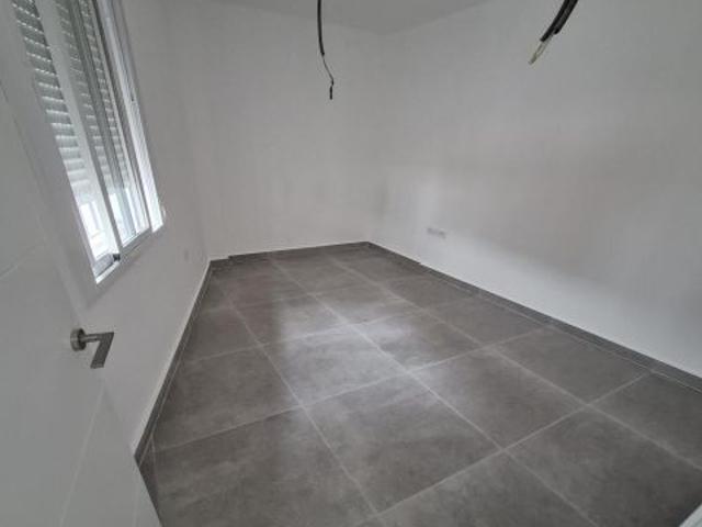 SE VENDE PISO EN ZONA PLANTA BAJA EN BARRIO BAJO
