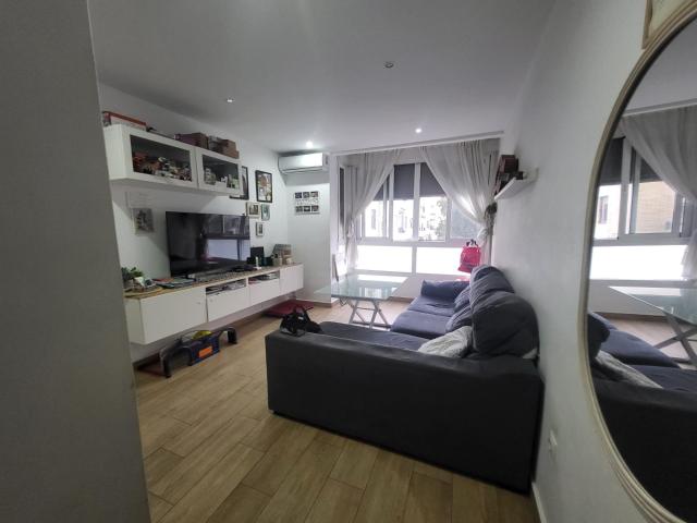 SE VENDE PISO JUNTO A CALLE SAN JACINTO