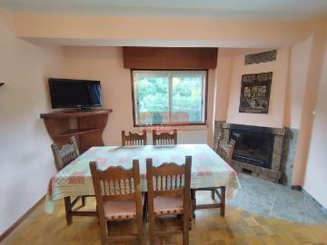 SE VENDE PISO LUMINOSO EN ZONA NOGAIS LUGO