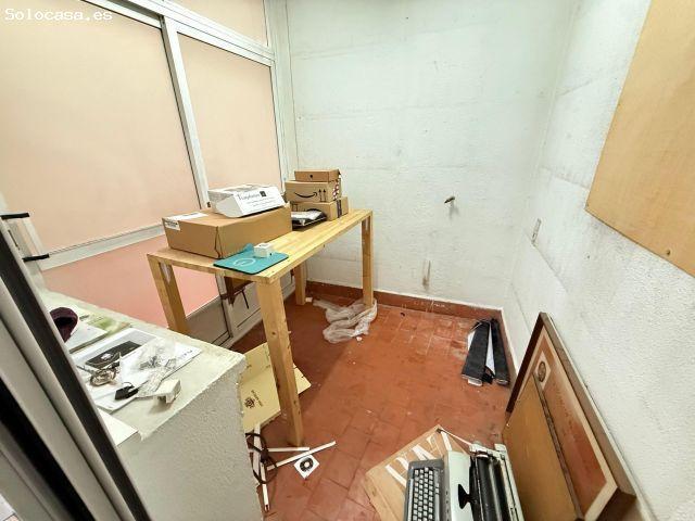 SE VENDE PISO PARA REFORMAR EN PLENO ENSANCHE DE 90 METROS CON ASCENSOR