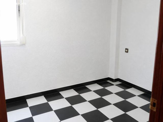 SE VENDE PISO REFORMADO EN ZONA AVENIDA DE TORRENT
