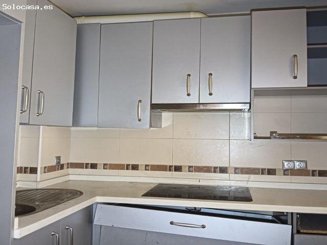 Se vende Piso y 3 garajes en la localidad de Jaén
