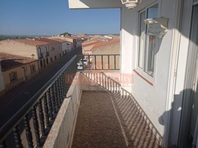SE VENDE PISO Y LOCAL EN SAN PEDRO PUEBLO EN BUEN ESTADO, CON 5 DORMITORIOS