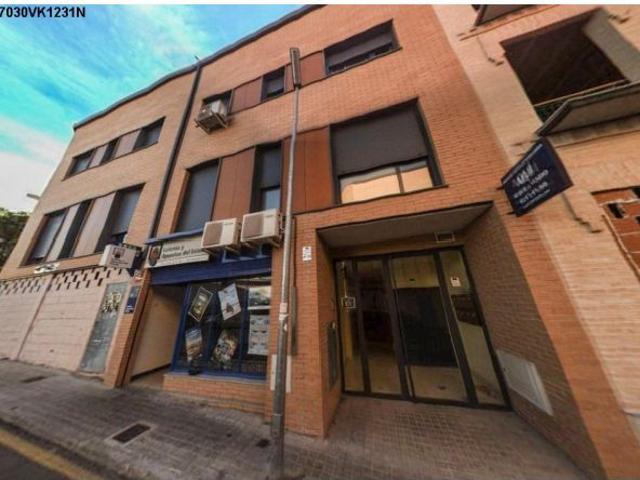 Se vende Piso + 2 Garajes ALQUILADOS en Calle Comercio 1 Bargas, Toledo